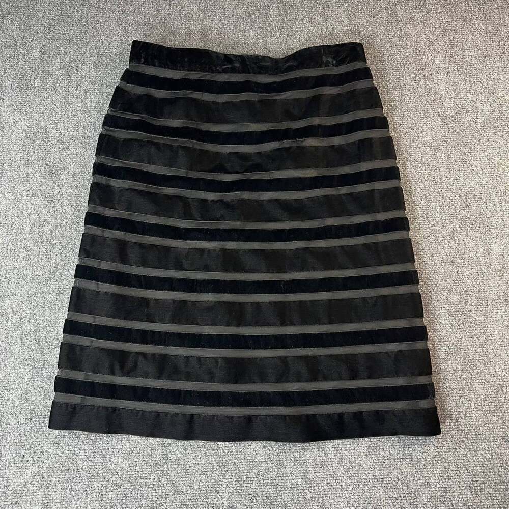 Doncaster Collection Women's Size 4 Black Gray Striped A-Line Skirt Side Zip